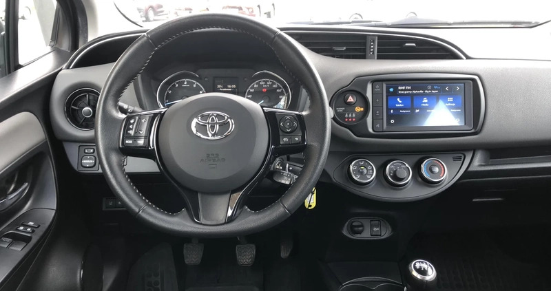 Toyota Yaris cena 62900 przebieg: 101950, rok produkcji 2020 z Głogów małe 211